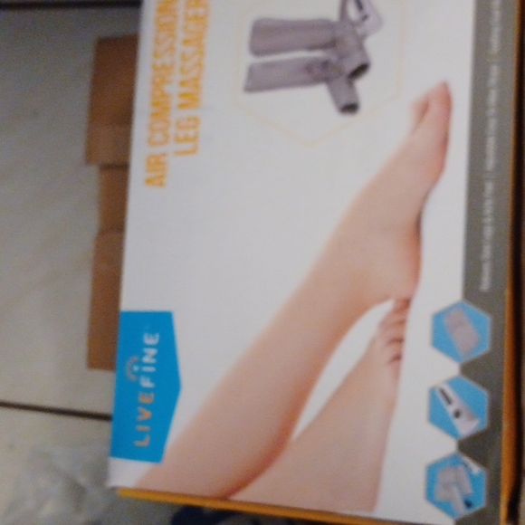 Air Compression Leg Massager - Picture 1 of 8